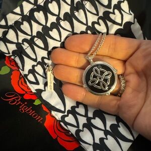 Brand New, with tags-Pretty Brighton set with cloth bags